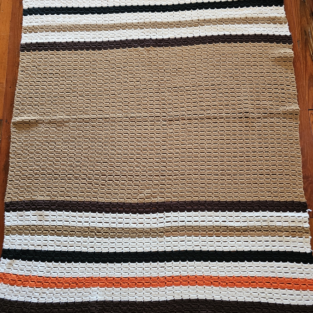 Vintage 70's hand crochet granny square blanket afghan throw 44x71